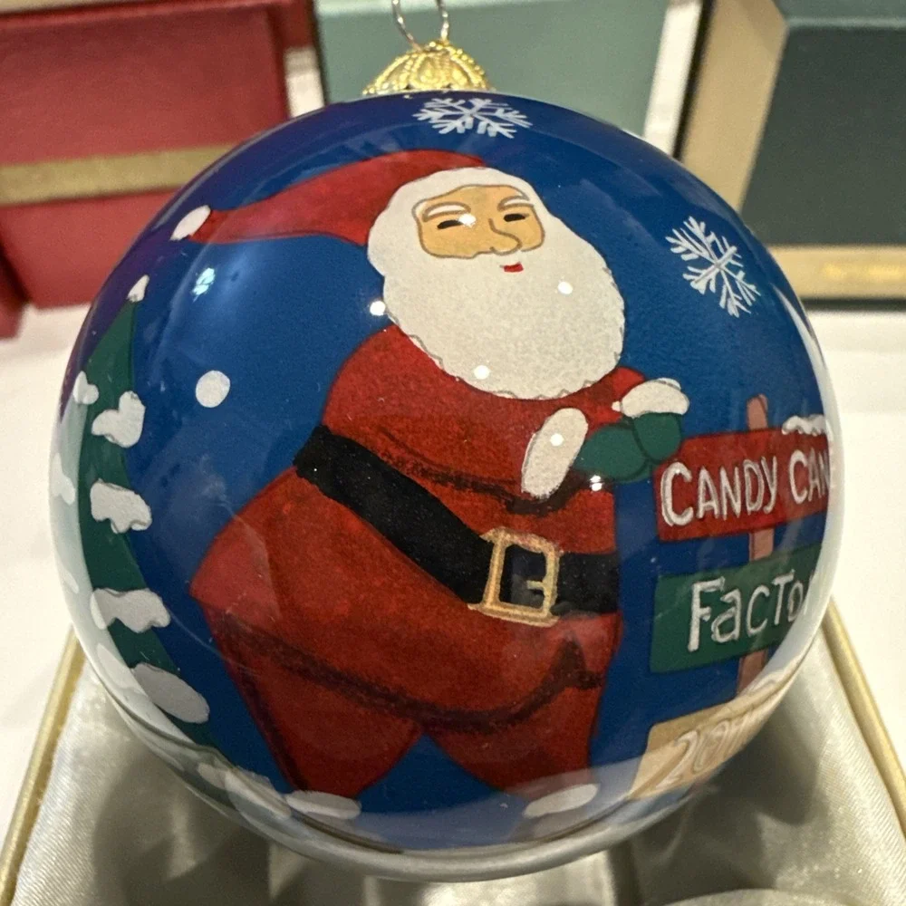 Pier 1 Li Bien 3” Christmas Ornament 2018 Santa & Ginger Bread House, sign post
